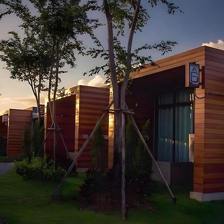 The Infinite Resort Nakhon Sawan Ngoại thất bức ảnh