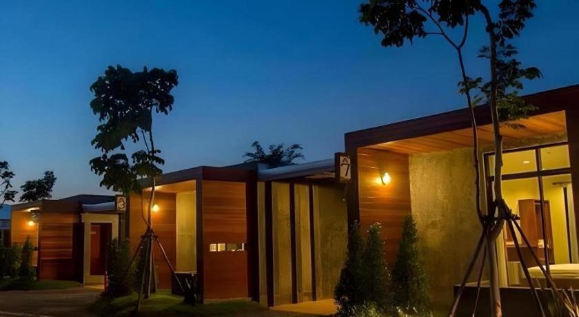 The Infinite Resort Nakhon Sawan Ngoại thất bức ảnh